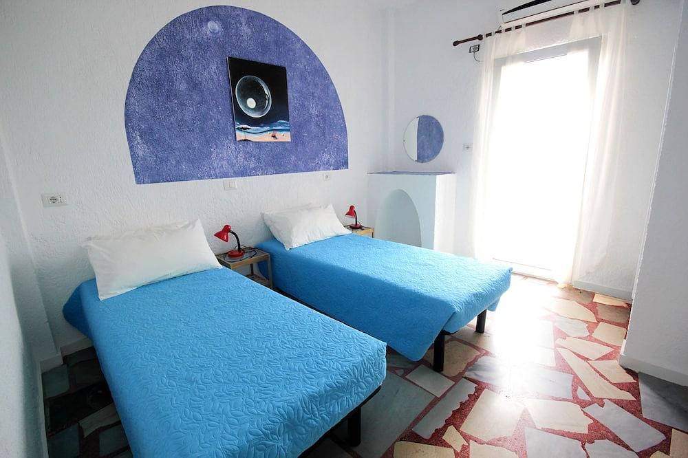 Ganze Wohnung, Das Blue Moon Apartment \"Iris Blu\", Meerblick, 500 Meter vom Strand entfernt in Ferma, Lasithi