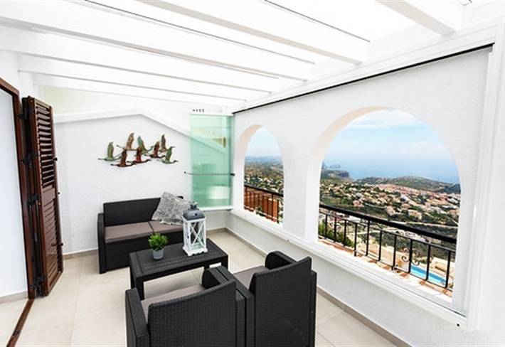 Apartamento entero, Apartamento "Barking Fish" con vistas a la montaña y al mar, piscina, terraza,  A/C y Wi-Fi in Benitachell, Costa Blanca