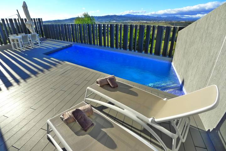 Ferienhaus für 6 Personen, mit Balkon und Terrasse sowie Garten und Ausblick in Caleta de Vélez