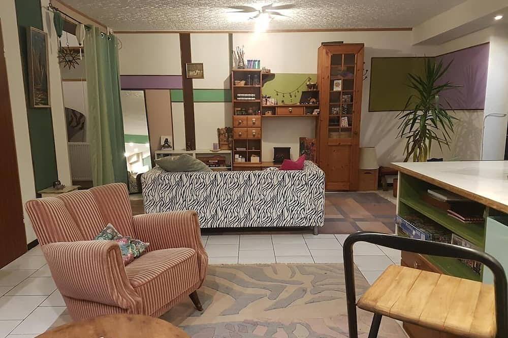 Ganze Wohnung, Kleine ruhige Wohnung in gediegener Lage in Saarbrücken, Saargau