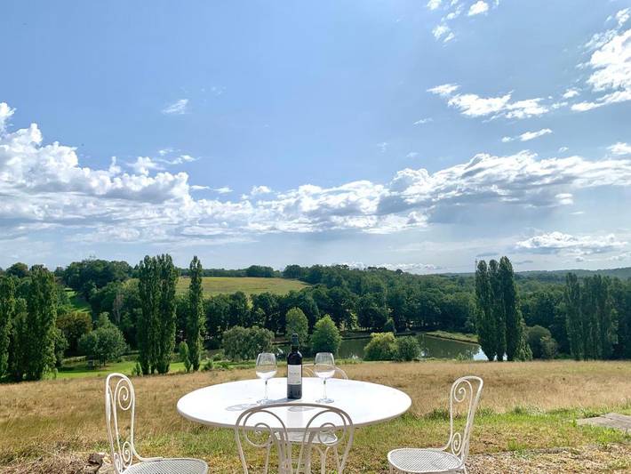 Location de vacances pour 2 personnes, avec piscine et vue ainsi que vue sur le lac et jardin, animaux acceptés à Faux (Dordogne) - 3