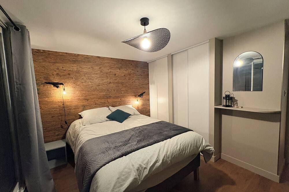 Entire apartment, Le lioran, 3-bedroom apartment, sleeps 8 in Saint-Jacques-des-Blats, Aurillac region