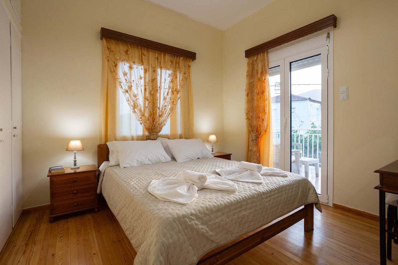 Ganze Wohnung, Ferienwohnung für 6 Personen mit Balkon/Terrasse in Messenien