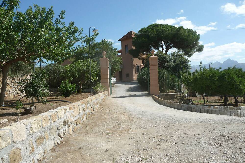 Romantica villa-famiglie: in vacanza tutto l'anno tra arte, natura e mare in Santa Flavia, Provincia di Palermo