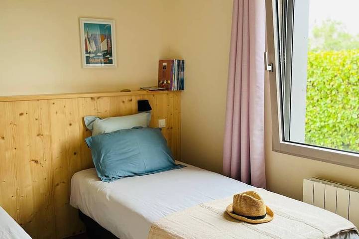 Single storey house with jacuzzi near the beach<br>Wooden frame, 4 stars in Pleubian, Côte de Granit Rose