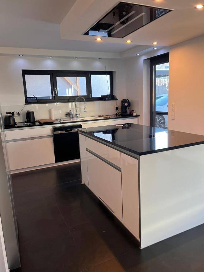 Villa für 10 Personen, mit Whirlpool und Terrasse sowie Garten