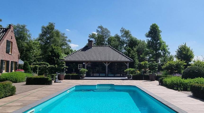 Location de vacances pour 2 personnes, avec sauna et vue ainsi que piscine et jardin à Veghel