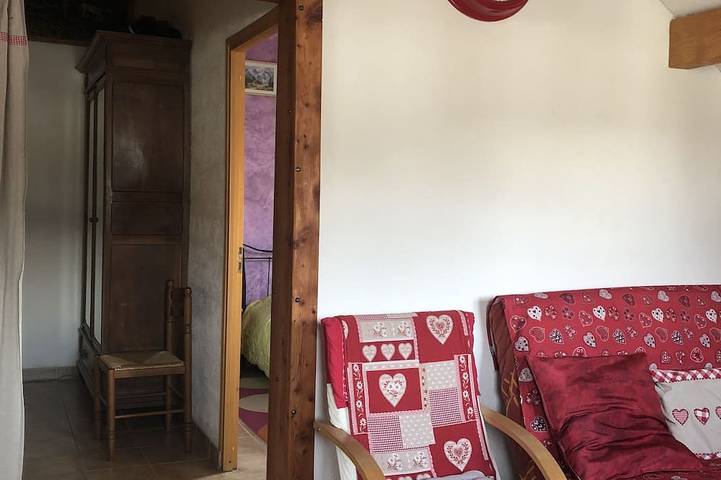 Gîte pour 4 personnes, avec jardin et terrasse à Saint-Martin-de-Queyrières - 2