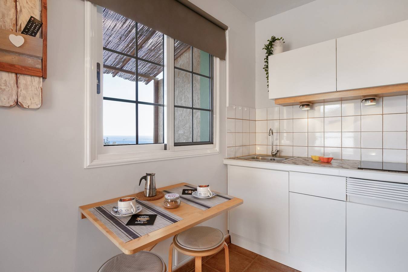 Ganzes Studio, Ferienstudio 'Azahares 1 Estudio' mit Meerblick, privater Terrasse und Wi-Fi in Candelaria, Teneriffa Süd