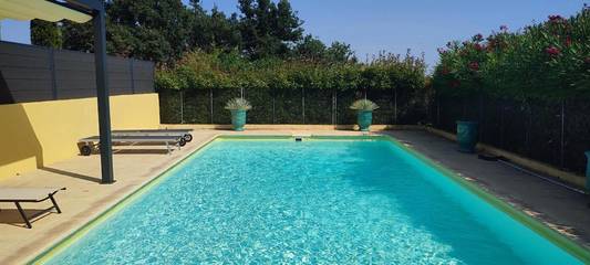 Cottage pour 4 personnes, avec vue ainsi que jardin et piscine à Martignargues