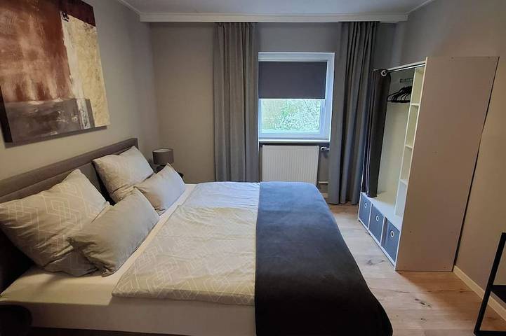 Ganze Wohnung, Flussblick! moderne Ferienwohnung m.Balkon, am Radweg Fulda+Weser in Staufenberg (Niedersachsen), Hessisches Bergland