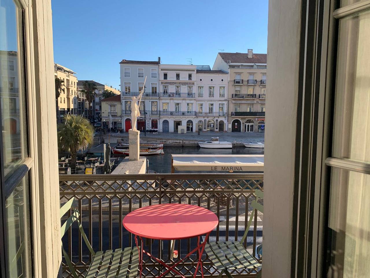 Ganze Wohnung, Renoviertes T3 mit Klima, Balkon und Wifi im Herzen von Sète in Sete, Côte d'Améthyste
