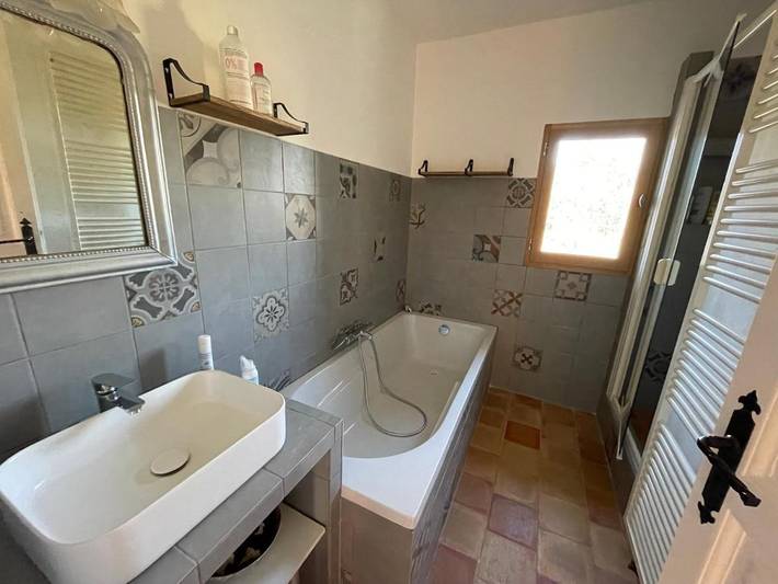 Chambre d’hôte pour 2 personnes, avec vue et jardin ainsi que piscine et balcon à Robion - 2