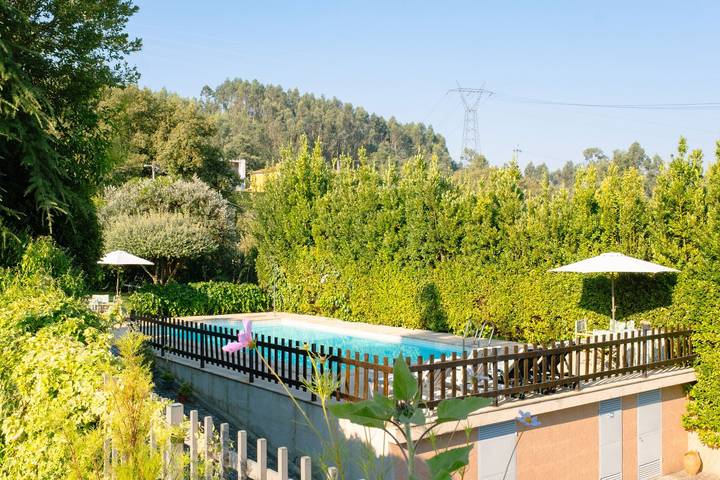 Casa de férias para 6 pessoas, com jacuzzi e jardim, com animais de estimação em Guimarães