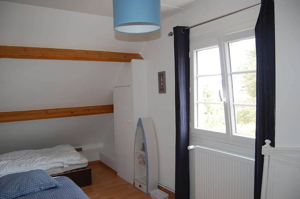 Villa Au Calme, 3 Ch/2Sdb, 700 M2 Jardin, 500 M Plage Goh Velin, 1 Km Golf in Saint-Gildas-de-Rhuys, Côte des Mégalithes