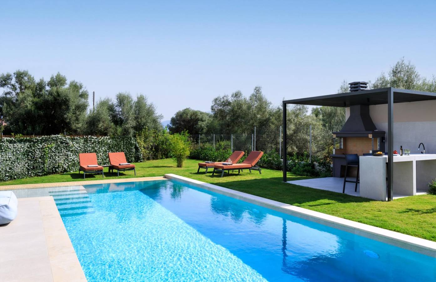 Stylish Contemporary Villa with Gardens and Pool near Beaches and Tavernas in Ligia, Grèce