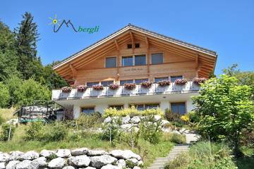 Maison de campagne pour 4 personnes, avec terrasse et jardin à Thun