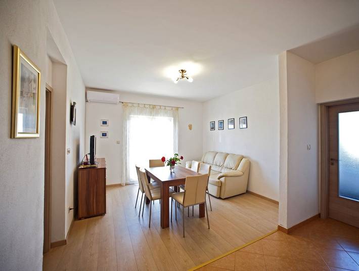 Ganze Wohnung, 2-Zimmer-Ferienwohnung mit Balkon Gornje selo, Solta A-15545-a in Stomorska, Solta