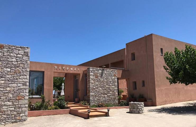 Location de vacances pour 3 personnes, avec piscine ainsi que jacuzzi et jardin dans Cythère - 2