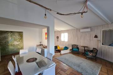 Location de vacances pour 8 personnes, avec balcon dans Office de Tourisme des Salles sur Verdon