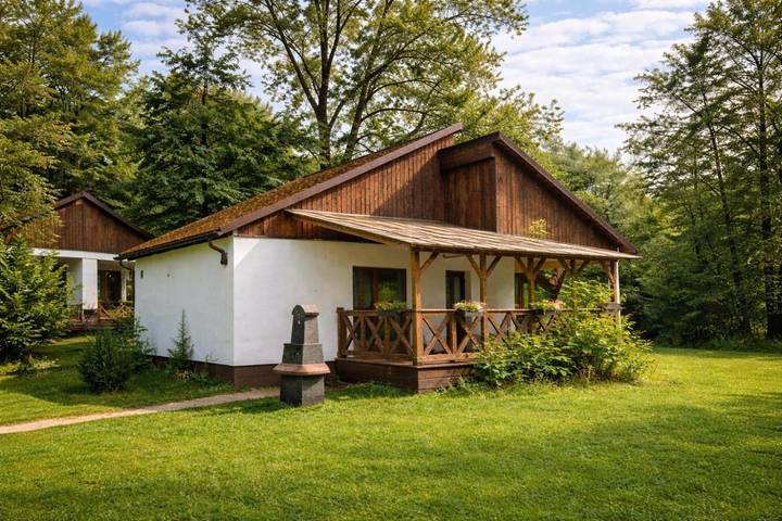 Domek letniskowy dla 6 osób, z ogród i sauna oraz widok, zwierzęta dozwolone w Bory Tucholskie