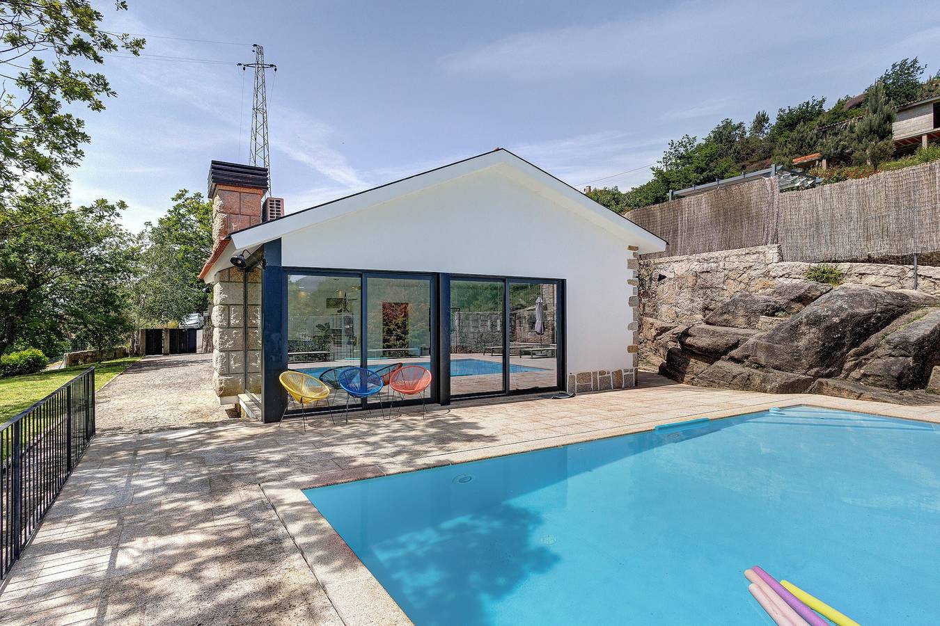 Ferienhaus 'Casa do Chapim' mit Bergblick, Wlan und Klimaanlage in Campo do Gerês, Braga Distrikt