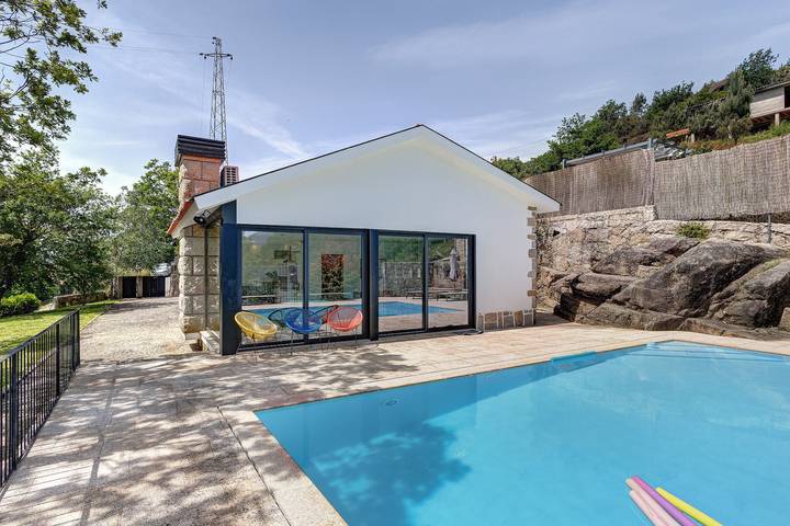 Holiday Home 'Casa do Chapim' with Mountain View, Wi-Fi and Air Conditioning in Campo do Gerês, Braga District