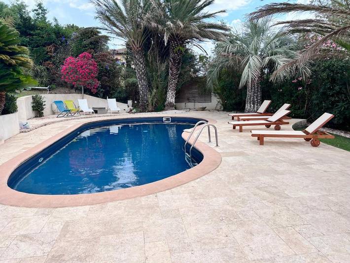 Chambre d’hôte pour 4 personnes, avec Terrasse et Jardin ainsi que Piscine et Vue à Roquebrune-sur-Argens - 2