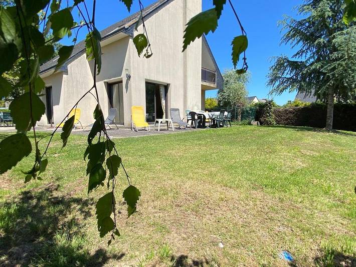 Location de vacances pour 7 personnes, avec Balcon ainsi que Terrasse et Jardin dans Saint-Guinoux