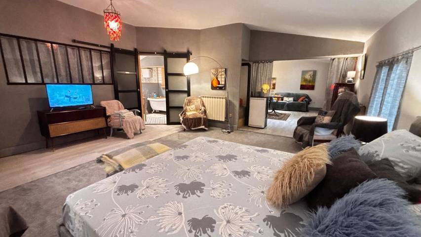 Chambre d’hôte pour 4 personnes, avec jardin et vue à Romenay