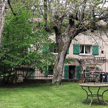 Gîte pour 5 personnes, avec jardin et vue à Chaméane