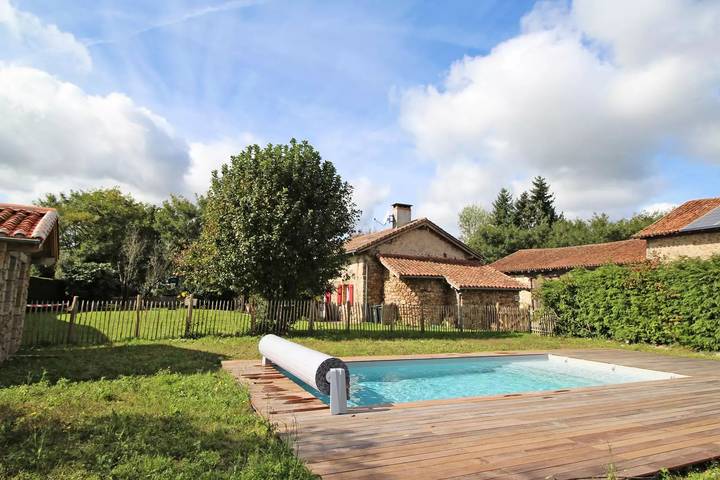 Gîte pour 9 personnes, avec jardin