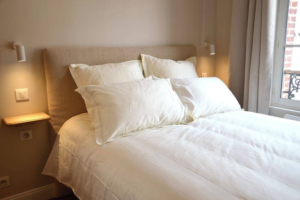 Ganze Wohnung, Bright through apartment + parking in Sainte-Famille-en-Auge, Lisieux und Umgebung