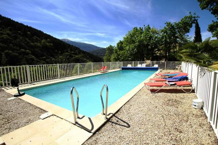 Gîte pour 2 personnes, avec piscine ainsi que jardin et vue à Plaisians - 3