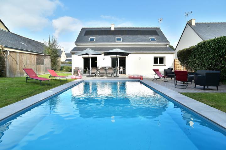 Ferienhaus für 8 Personen, mit Terrasse und Garten sowie Pool, mit Haustier - 1