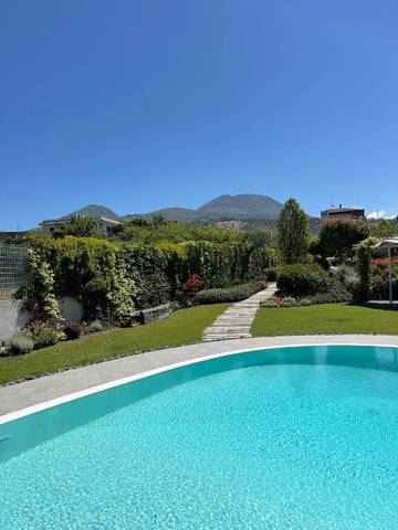 Cottage pour 3 personnes, avec piscine ainsi que jardin et jacuzzi à Ercolano