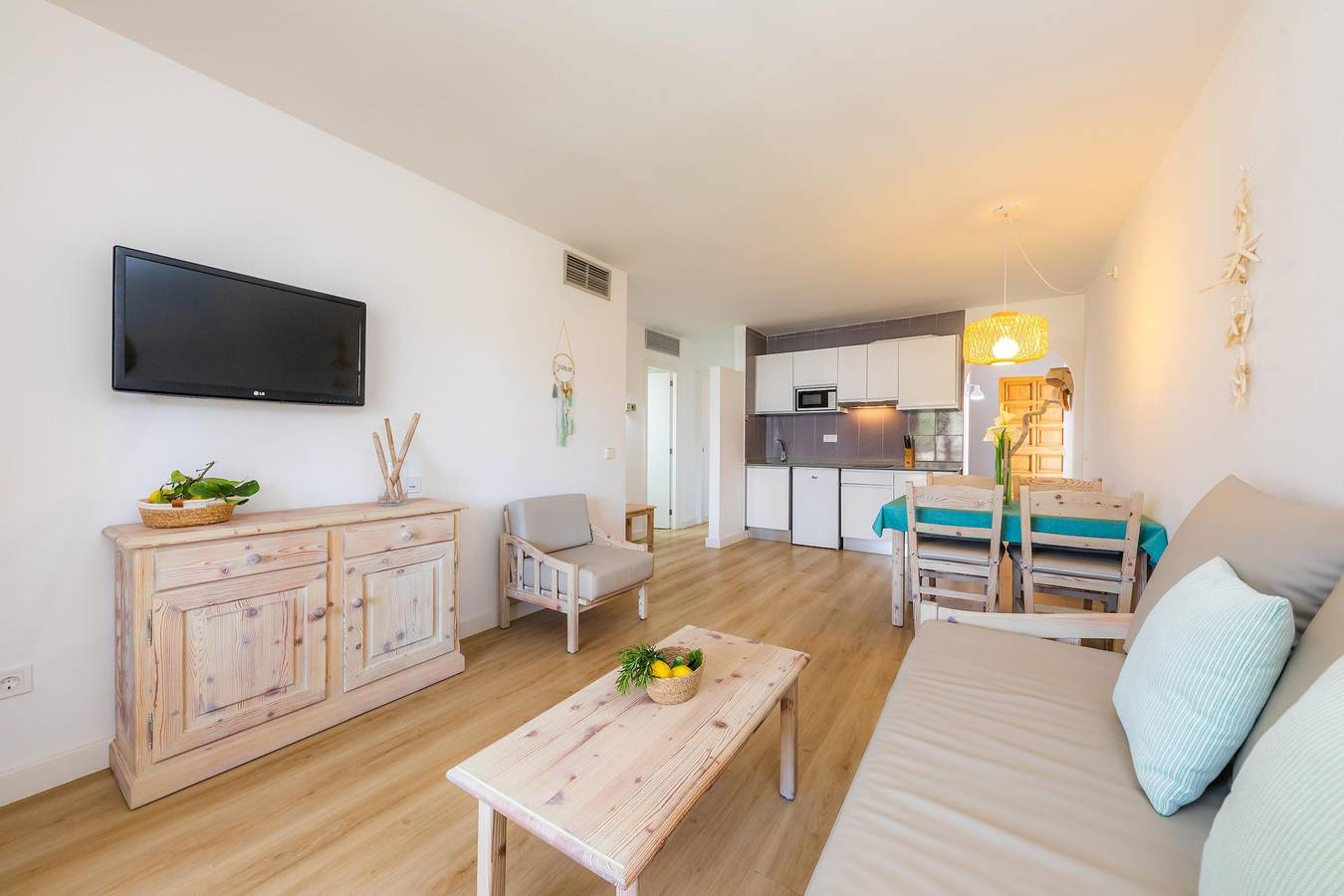 Ganze Wohnung, Strandnahes Apartment mit Zugang zum Pool, einer privaten Terrasse, Klimaanlage und Wlan in Canyamel, Capdepera