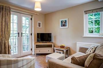 Log Cabin for 2 People in Burford, The Cotswolds, Photo 4