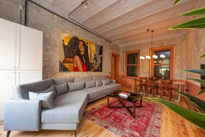 Loft voor 10 personen, met uitzicht in Istanbul
