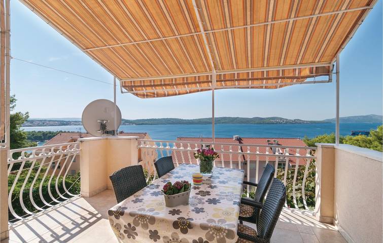 Ferienwohnung für 6 Personen, mit Terrasse in Trogir - 2