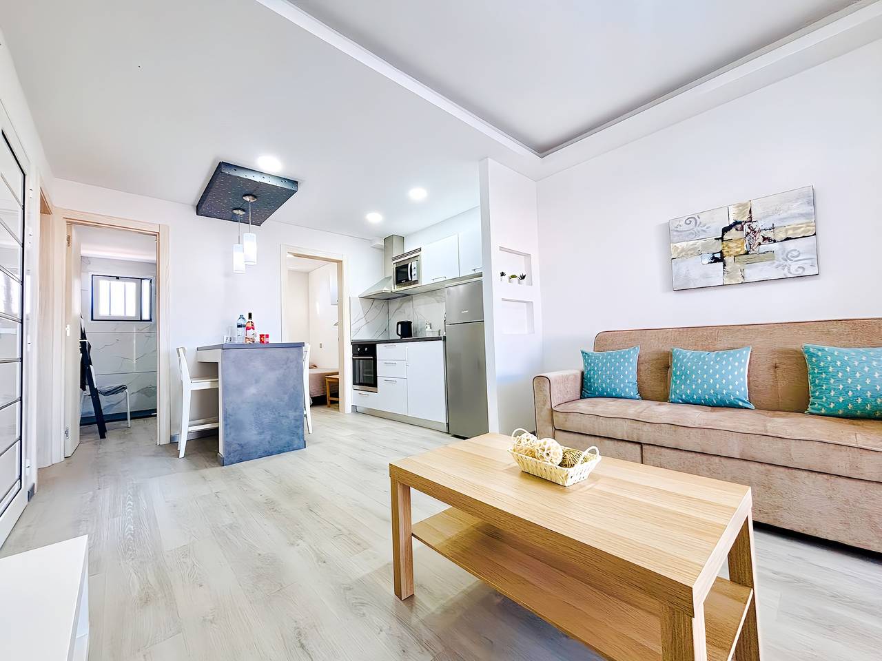 Entire apartment, Apartment Bellissima with pool and Wi-Fi, 200m from the sea in Puerto del Carmen in Puerto del Carmen, Tías