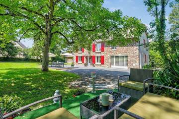 Location de vacances pour 8 personnes, avec jardin à Dangy