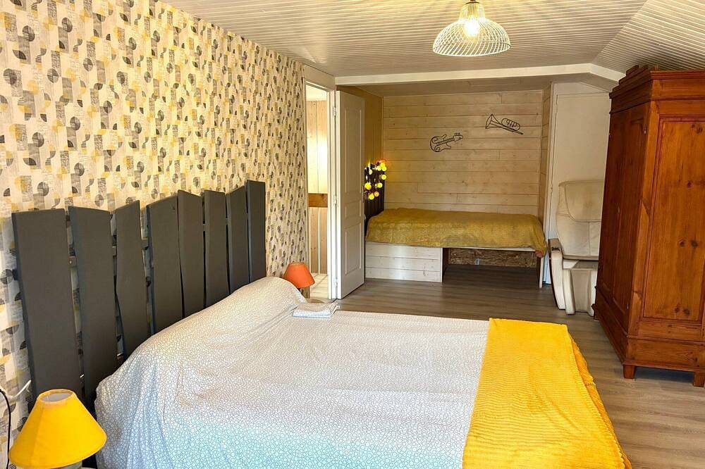 Ganze Wohnung, The Refuge du Neyrial, quiet and countryside in Yssingeaux, Haute-Loire