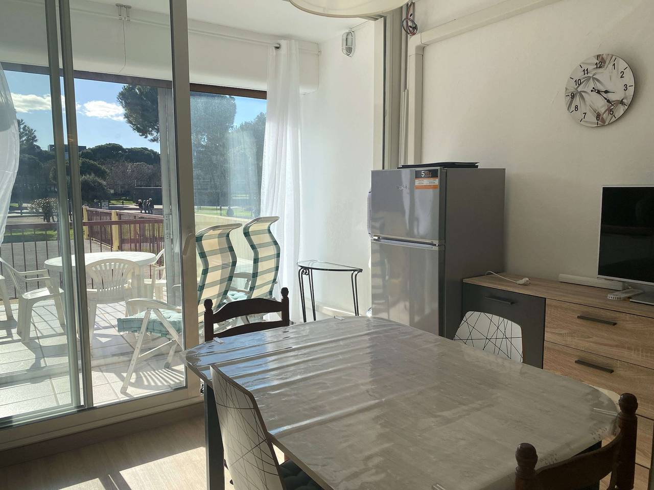 Entire apartment, Charming renovated studio with terrace, air conditioning and Wifi in Balaruc-les-Bains in Balaruc-les-Bains, Côte d'Améthyste