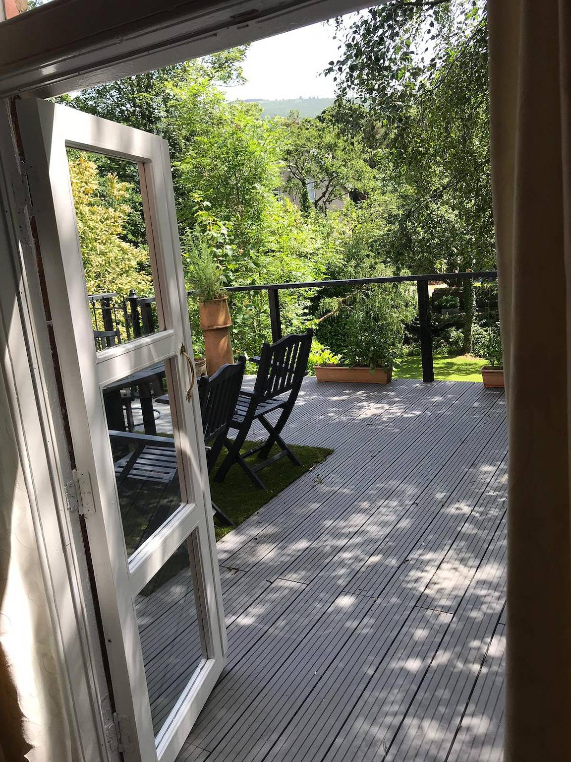 Entire holiday apartment, Beautiful Garden Double Room with private Access in Rostrevor, County Down