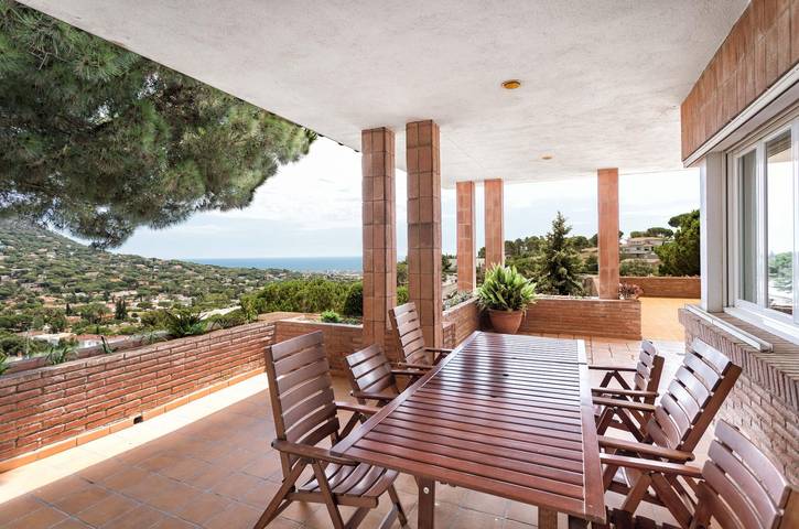 Bell Recó - Incroyable jardin avec piscine privée, espace barbecue, à 25 minutes de Barcelone in Urbanizacion Montcabrer, Cabrils