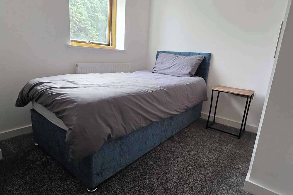 Entire apartment, Pet Friendly 2-Bed Apt, Sleeps 3 with Parking in South Yorkshire