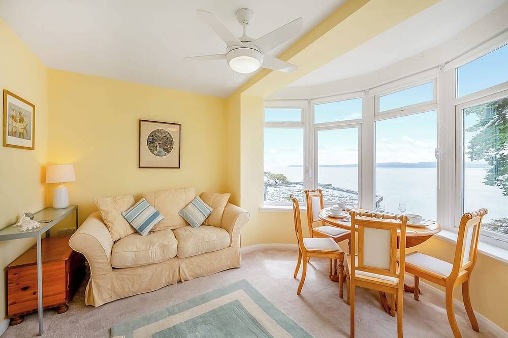 Apartment for 4 People in Torquay, Torbay