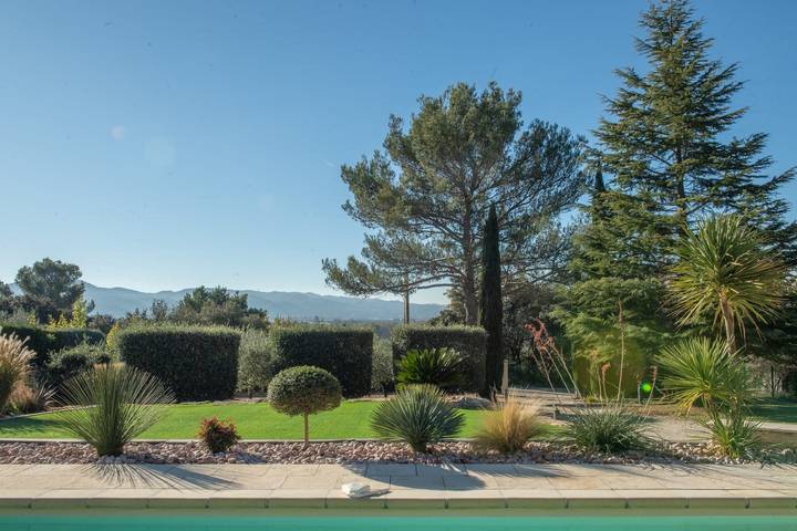 Location de vacances pour 10 personnes, avec piscine ainsi que jardin et terrasse, adapté aux familles à Puget - 3