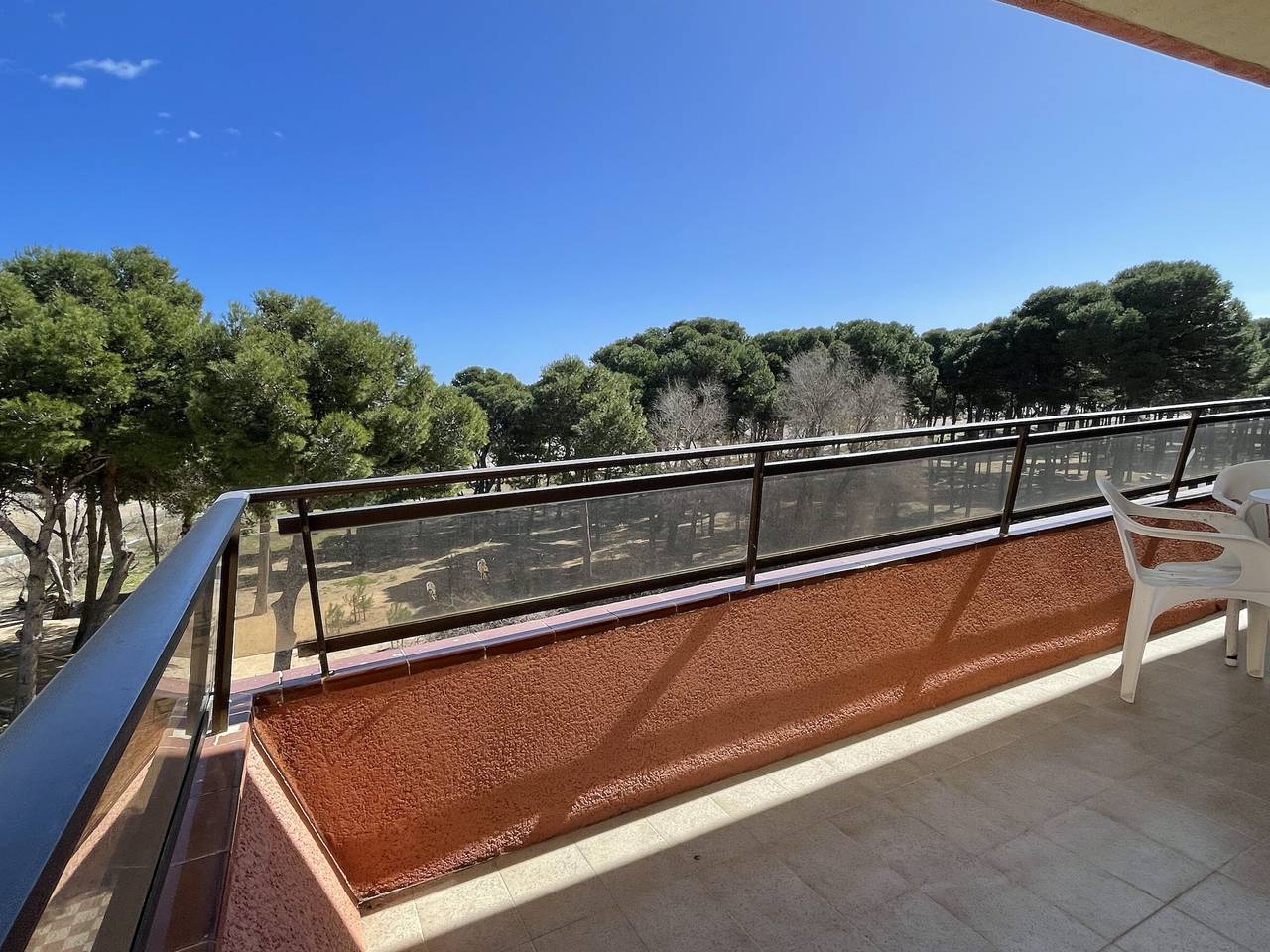 Apartamento entero, Apartamento en la playa de L'Estartit con piscina, 2 habitaciones para 5 personas in L' Estartit, Estartit